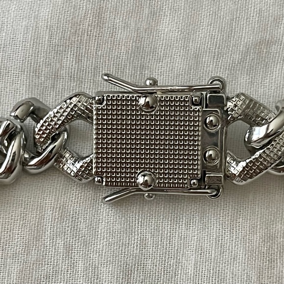 NWOT 14K White Gold Plate Stainless Steel Cuban Design Link Chain Men’s Necklace - Picture 5 of 10